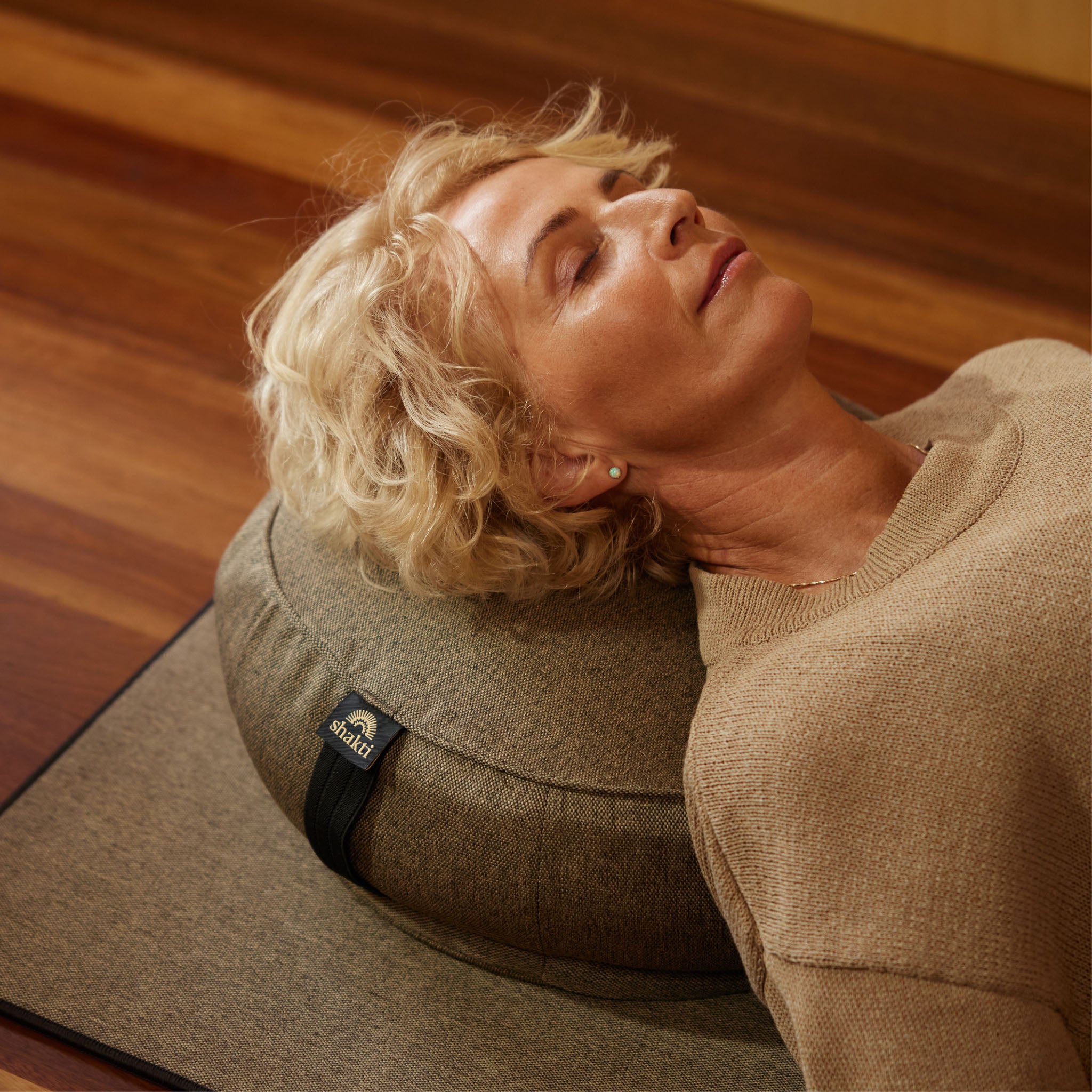 Black_Meditation-Yoga-Mat_Websiteimages-02.jpg